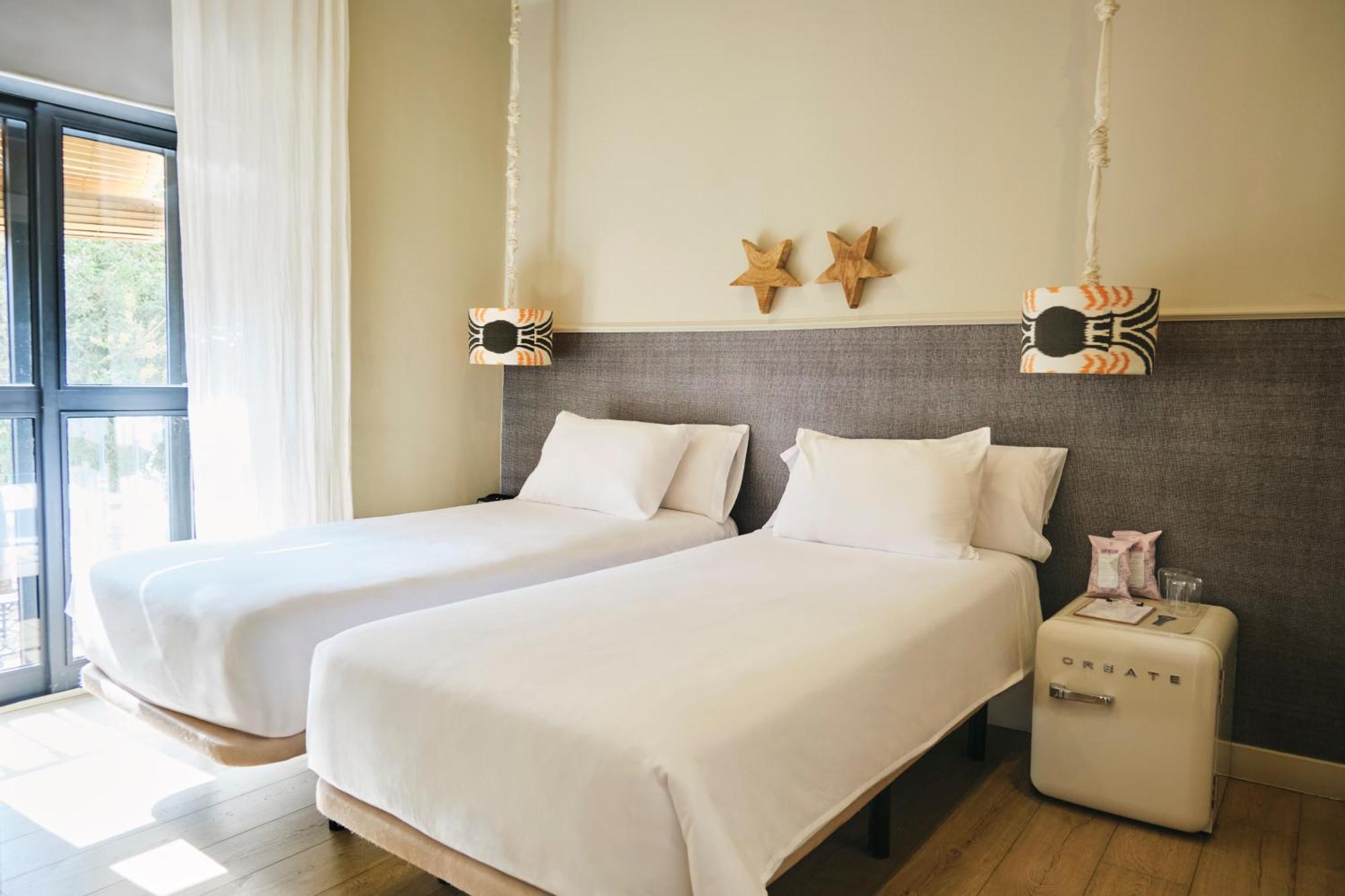 Twin Room,1697874920:JPEG